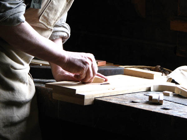 Nuestra <strong>carpintería de madera en  Cenicero</strong> es una empresa de <strong>herencia familiar</strong>, por lo que  contamos con gran <strong>experiencia </strong>en la profesión.